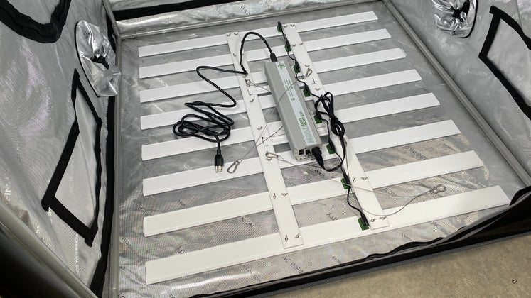FloraFlex 700 Watt Full Spectrum LED Grow Light - Image 8