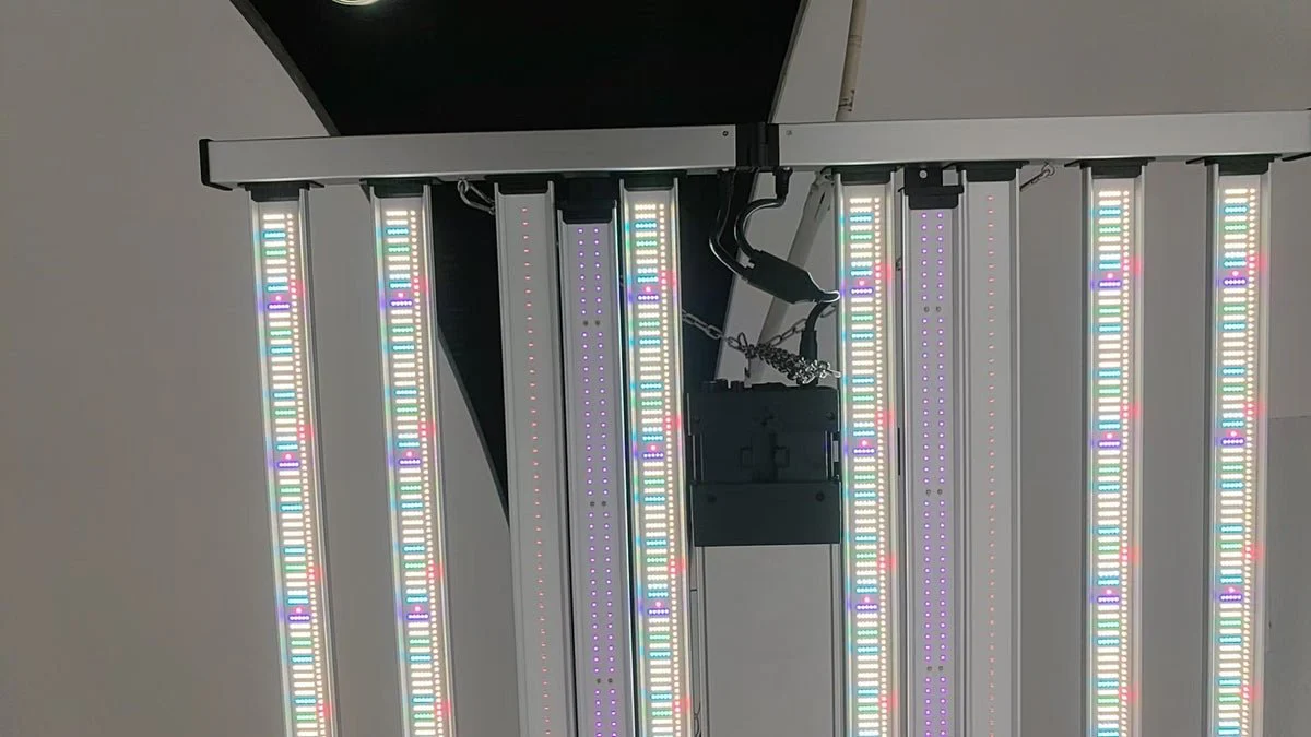 Mammoth Lighting Nova Sun Series 10 Bar 930W LED Grow Light - Image 10