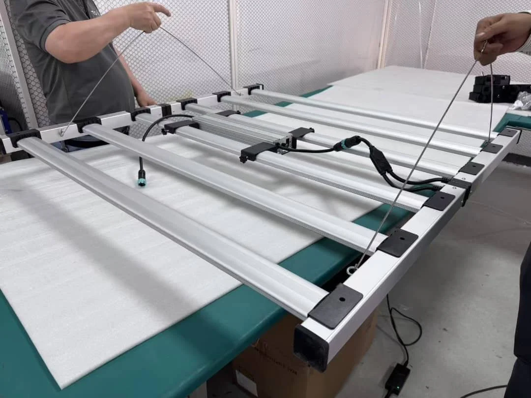 Mammoth Lighting Nova Sun Series 10 Bar 930W LED Grow Light - Image 14