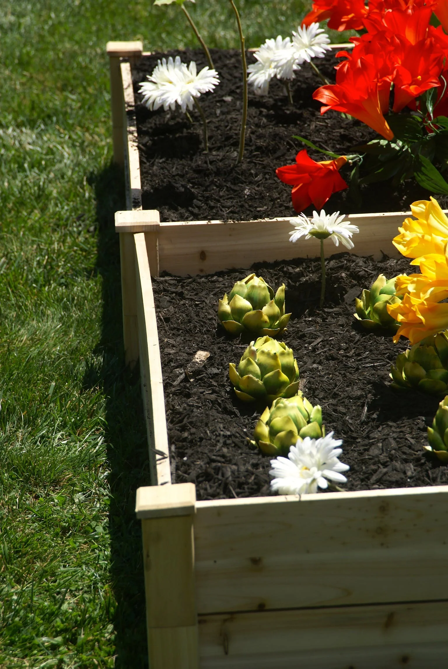 Riverstone Raised Garden Bed (4FT X 8FT X 11IN) - Image 4