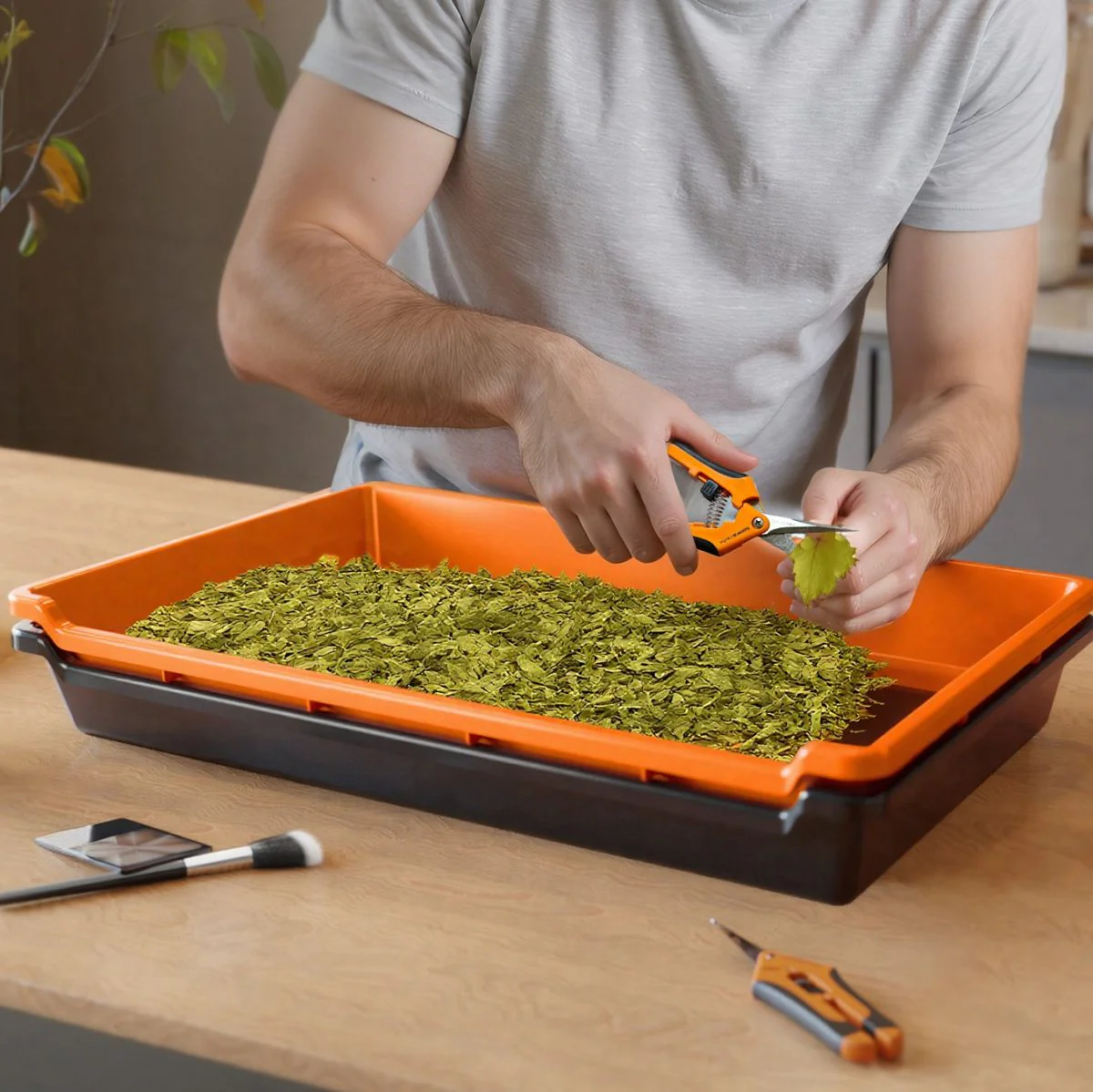 Spider Farmer 2-In-1 Trim Tray 150 Micron 100 Mesh Screen for Pollen & Herb | 2 Pruning Shears | Card Magnifier | Grow Harvest Accessories | Use-Friendly Ergonomic Design - Image 11
